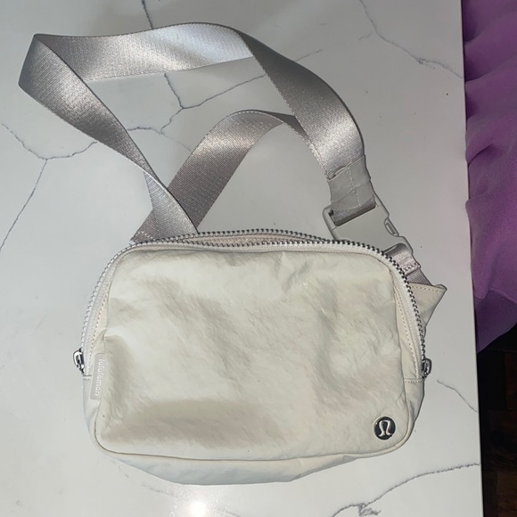 lululemon athletica Handbags - Lululemon belt bag 1L